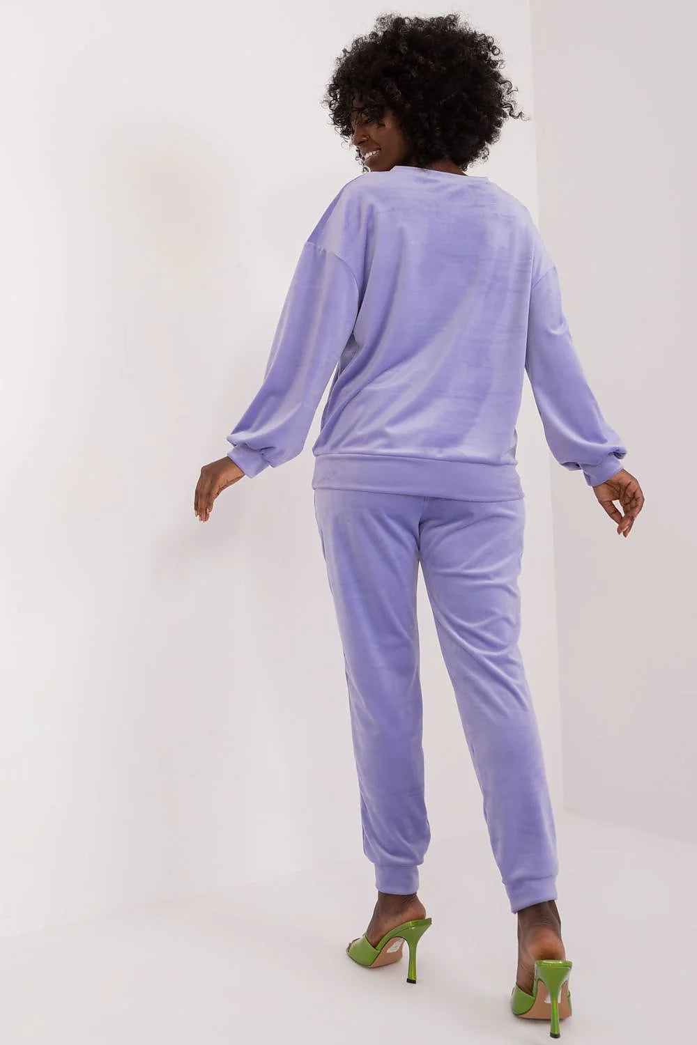 Ensemble décontracté pour femmes en velours violet pastel motif floral brodé manches longues coupe droite