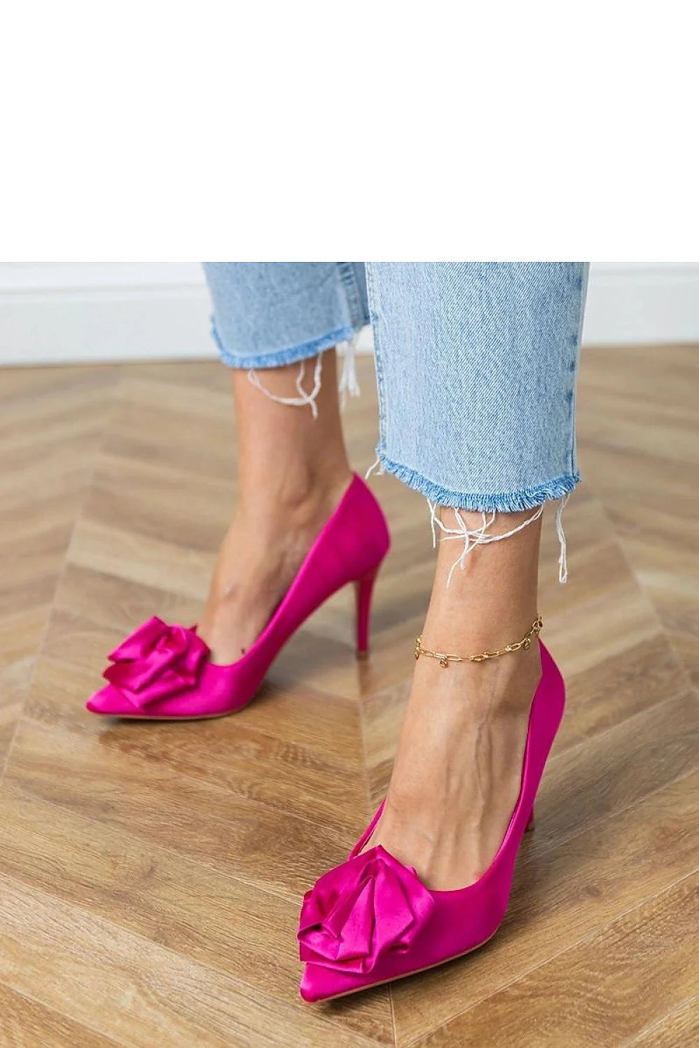 escarpins satin fuchsia bout pointu rosace plissée décorative talon aiguilles 9cm élancé satinée semelle cuir écologique confort soirée