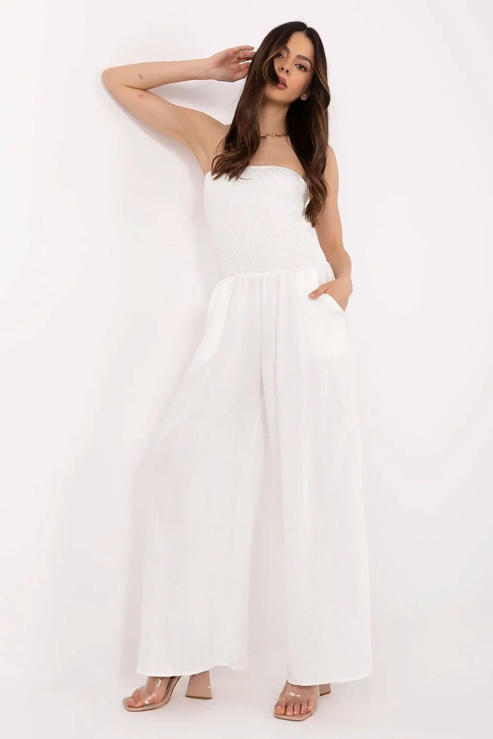 combishort blanc bustier smocké sans bretelles taille haute jambes palazzo viscose légère effet lin poches latérales ourlet large maintien élastique