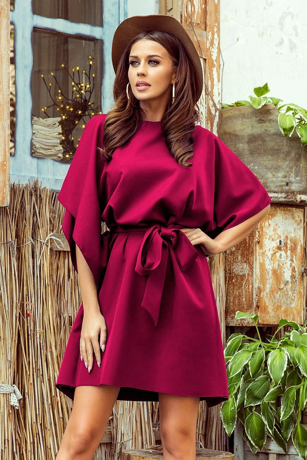Robe de jour en polyester élastane chic et moderne pour femmes élégantes en été