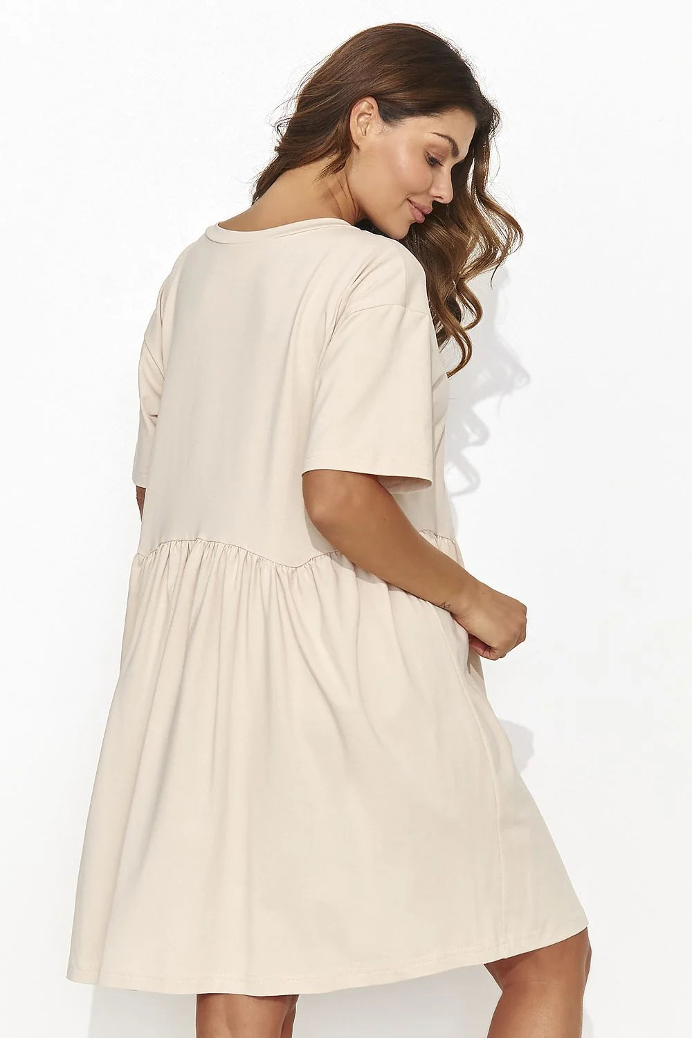 robe jour décontractée élégante manches courtes encolure ronde beige clair tshirt babydoll jersey léger oversize taille froncée