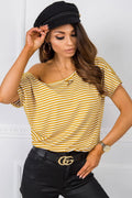 T-shirt Rue Paris à rayures moutarde et blanches, coupe ample épaules nues, style moderne chic, femme