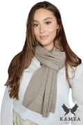 Châle Kamea écharpe d'hiver pour femme style classique couleur beige matériau doux logo visible