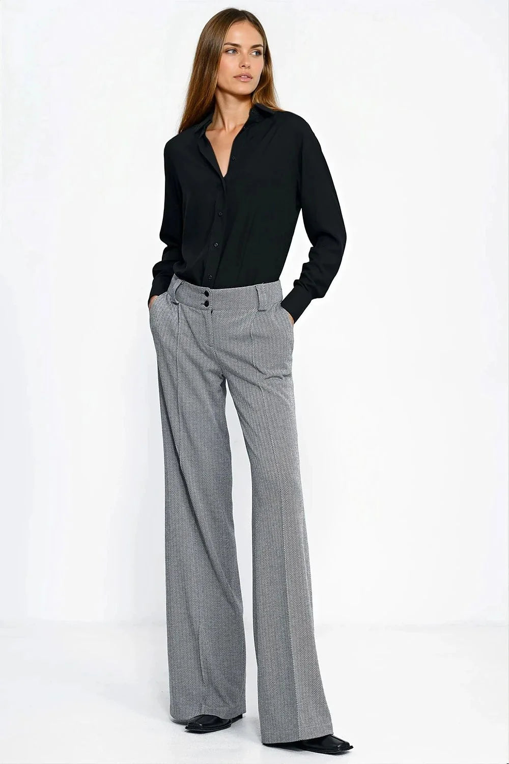 chemise noire manches longues col classique oversize fluide soyeuse viscose confortable tombé élégant décontracté boutons poignets arrondie légère bureau superposer
