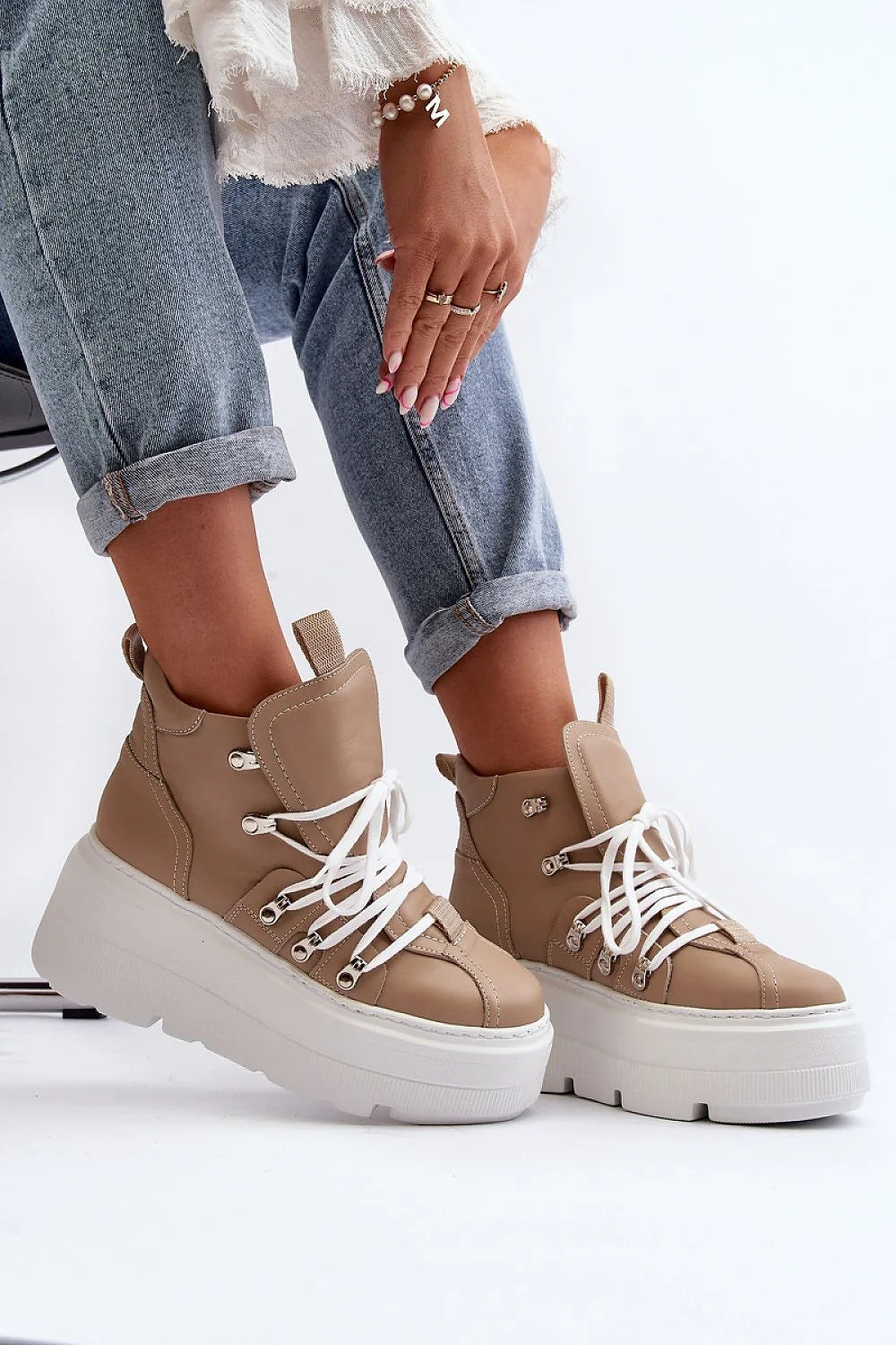 Bottines femmes design moderne audacieux plateforme cuir naturel beige lacets blancs talon 8cm printemps été