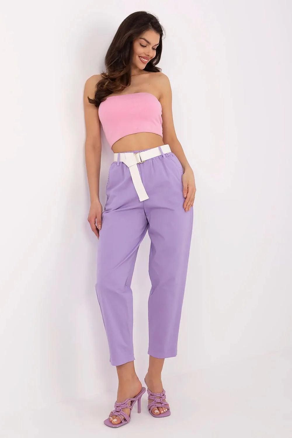 Ensemble femmes mode été tendances 2023 robe chemisier pantalon couleur pastel style moderne coupe ajustée