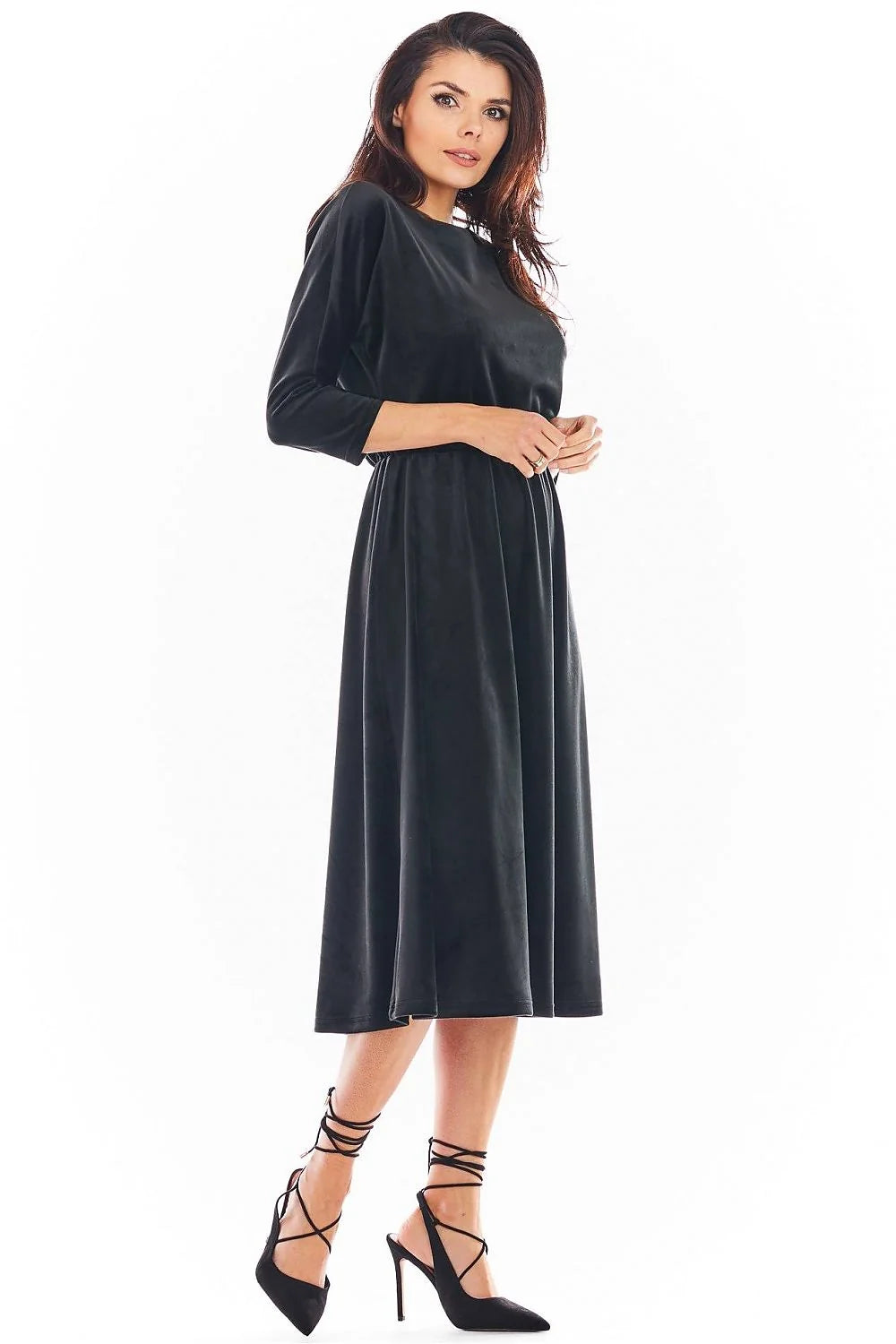 Robe élégante velours noir manches longues col rond soirée chic femme style intemporel