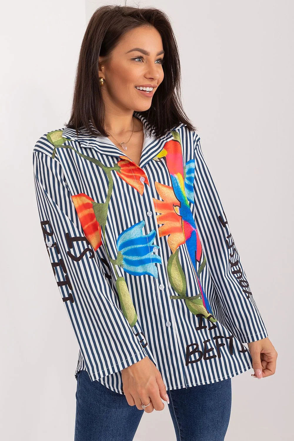 Chemise femme manches longues rayures bleues fleurs colorées style moderne coupe droite tissu polyester coton