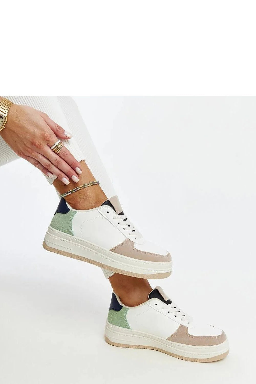 Sneakers femmes design moderne couleur multicolore cuir synthétique confort plateforme moyenne style urbain basses manuelles