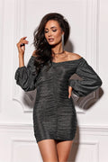 Robe de soirée chic mini manches longues épaules nues Bardot tissu scintillant métallique gris foncé