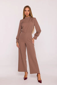 combinaison taupe crêpe fluide structuré col montant manches longues épaules plissées taille marquée jambes larges palazzo