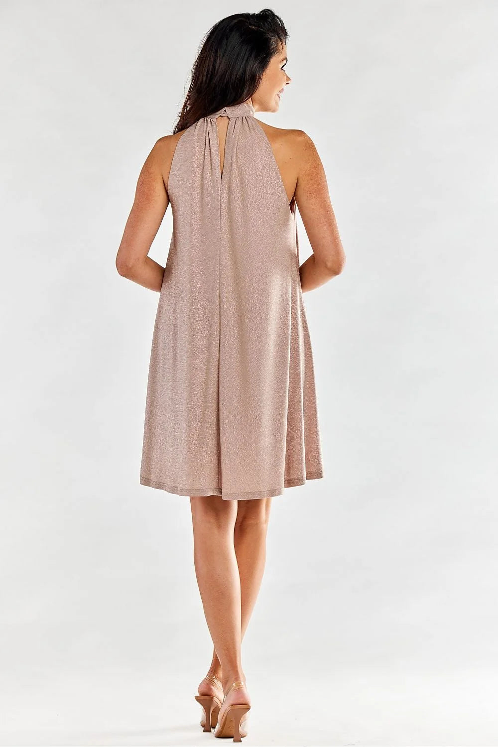 robe soirée courte trapèze fluide fuchsia scintillant col montant plissé halter sans manches plis buste doublure élastique Pologne qualité