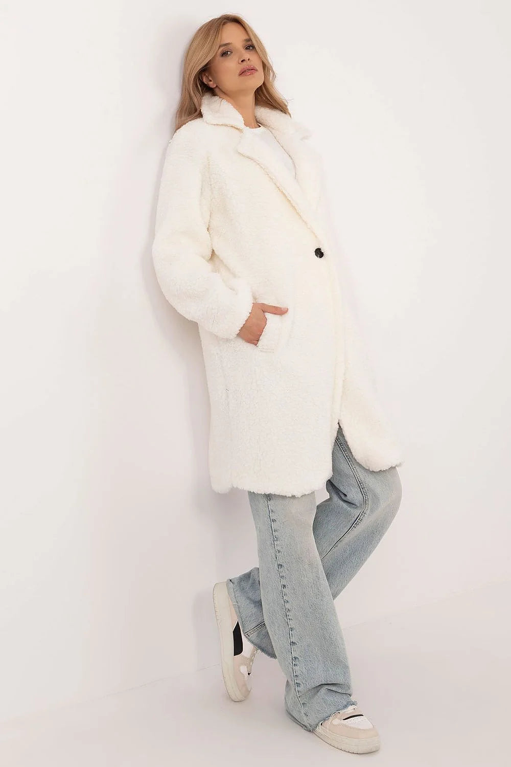 Manteau en fausse fourrure pour femme longueur midi style Teddy coupe droite col à revers blanc matelassé polyester viscose automne hiver