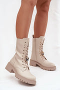 bottines femme mi mollet similicuir lisse beige fermeture éclair lacets œillets dorés pendentif strass talon bloc