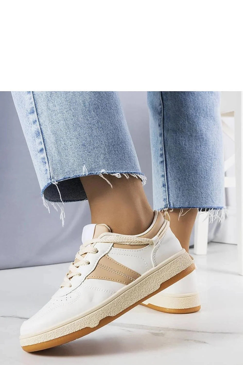 Chaussures de sport Solea baskets femmes design moderne élégant cuir synthétique blanc beige lacets confort ventilation