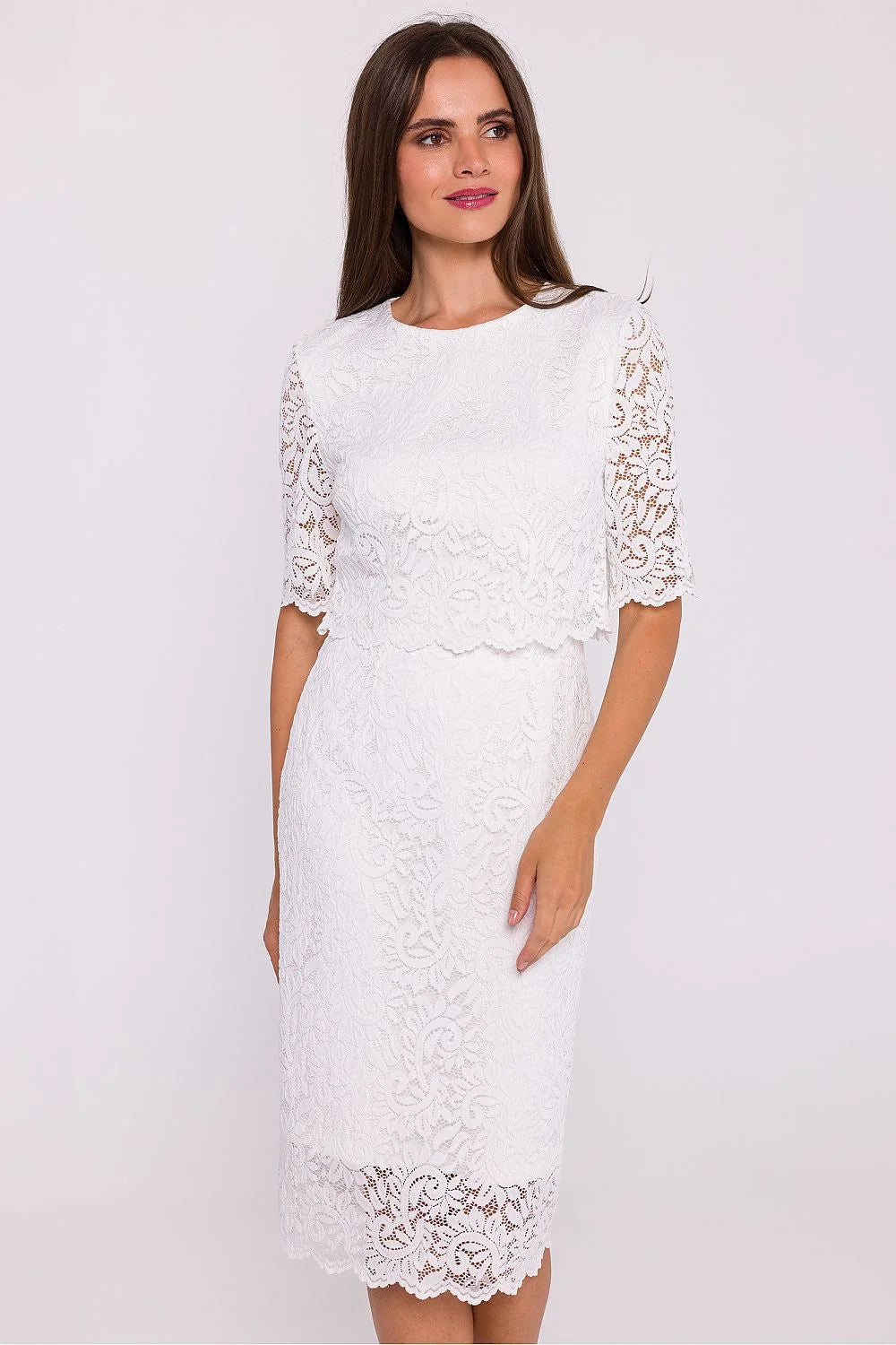 Robe soirée dentelle blanche manches mi longues ajustée fente dos col rond doublure opaque festonnées floral élégant