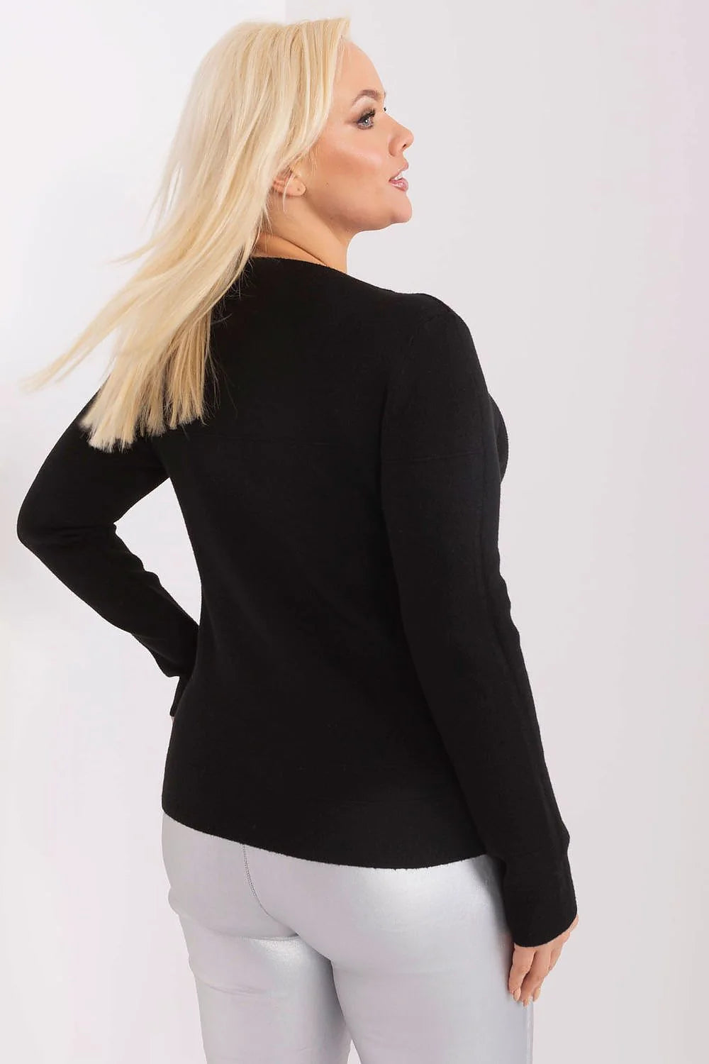 pull femme grande taille noir manches longues coupe droite encolure ronde maille fine pompon fausse fourrure doux chaud extensible élégant