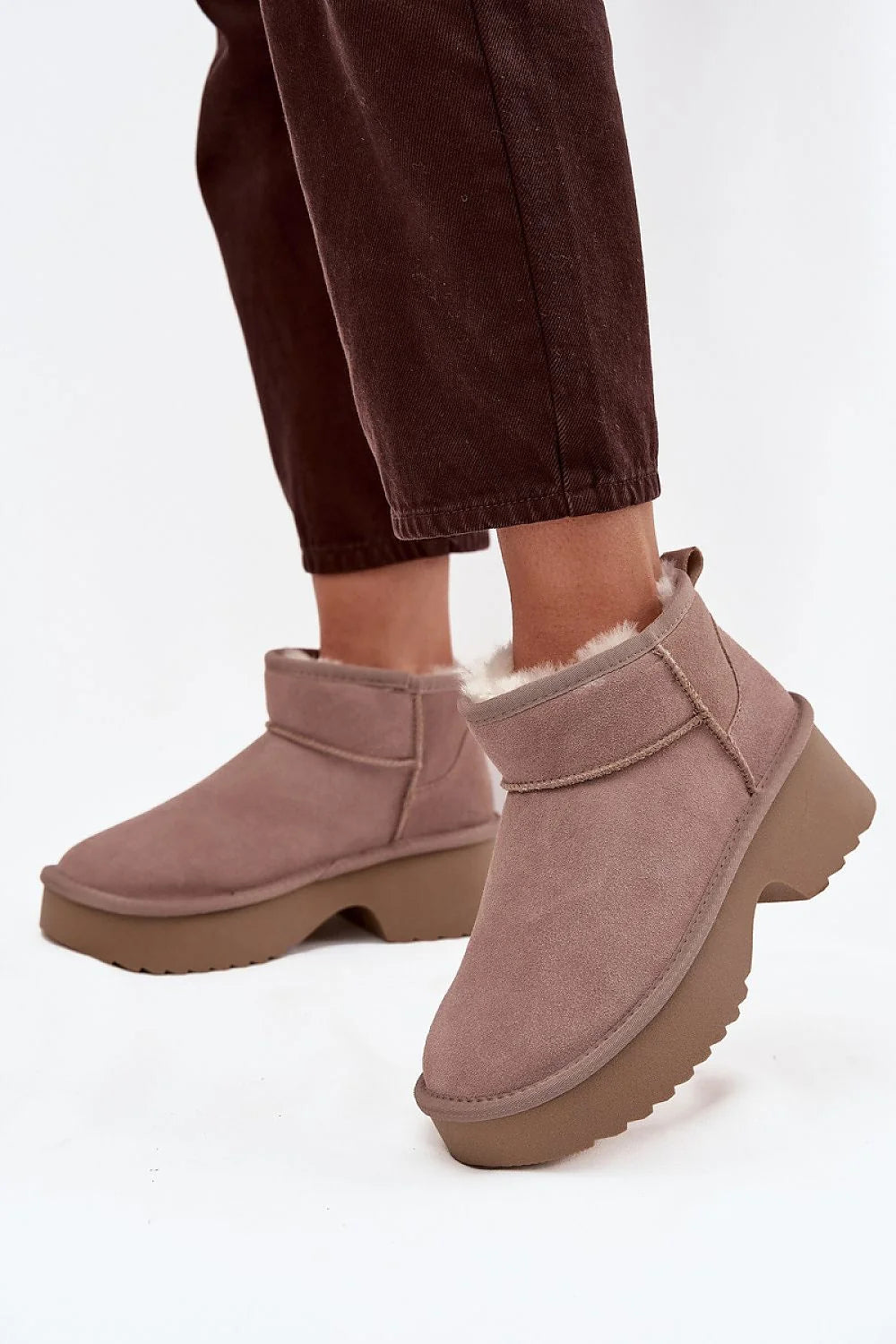 bottes neige femme daim naturel plateforme 4cm fourrée cheville rose poudré semelle crantée taupe compensée bout rond cocooning isolante