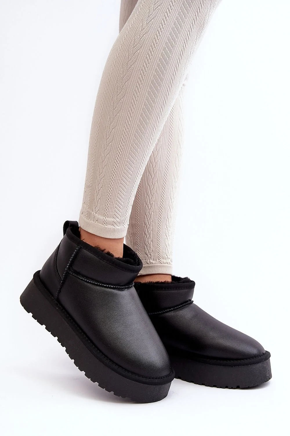 Bottes de neige pour femmes Step in style en cuir synthétique noir design moderne minimaliste semi-haute fourrure synthétique semelle caoutchouc crantée