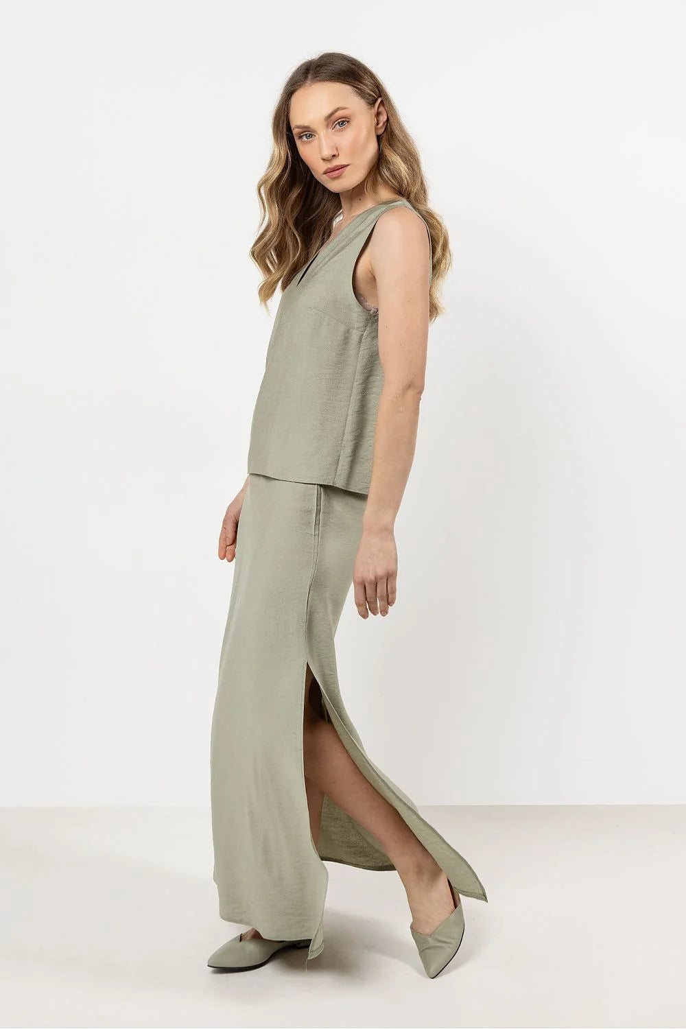 Jupe longue AWAMA sage vert haute sans manches en rayon doux coupe évasée taille élastique femme