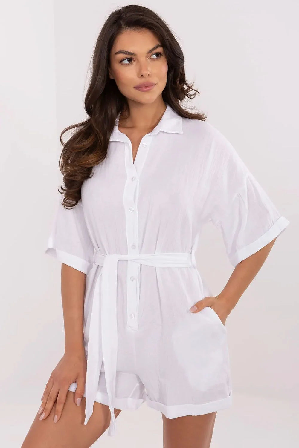 Combinaison Femme Élégante et Décontractée en Mousseline de Coton Blanche Manches Mi-Longues Ceinture en Tissu Poches Latérales Occasions Estivales Italie Moda