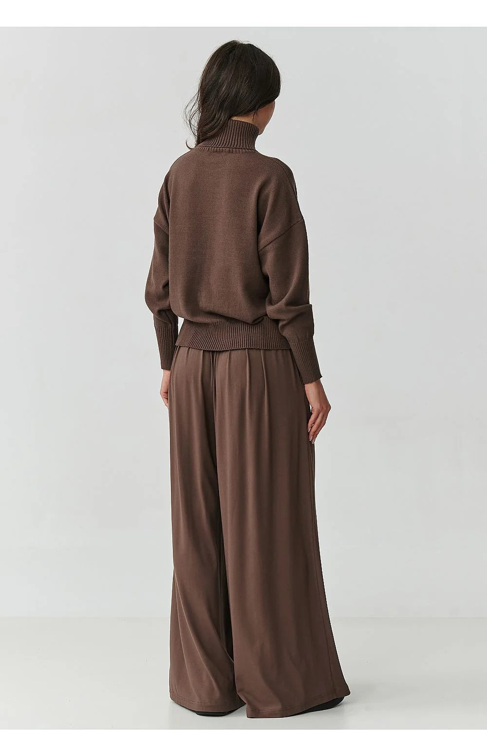 pull col roulé femme oversize épaules tombantes maille tricotée brun chocolat côtelé poignets bords côtes miépais automne hiver doux respirant