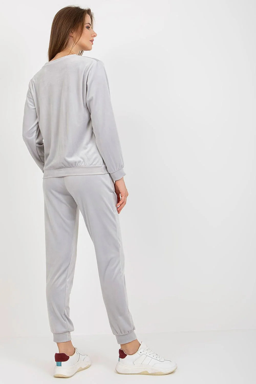 ensemble femme chemisier manches longues pantalon jogger fuselé taille élastiquée ourlets élastiques poches latérales velours coton élasthanne gris clair