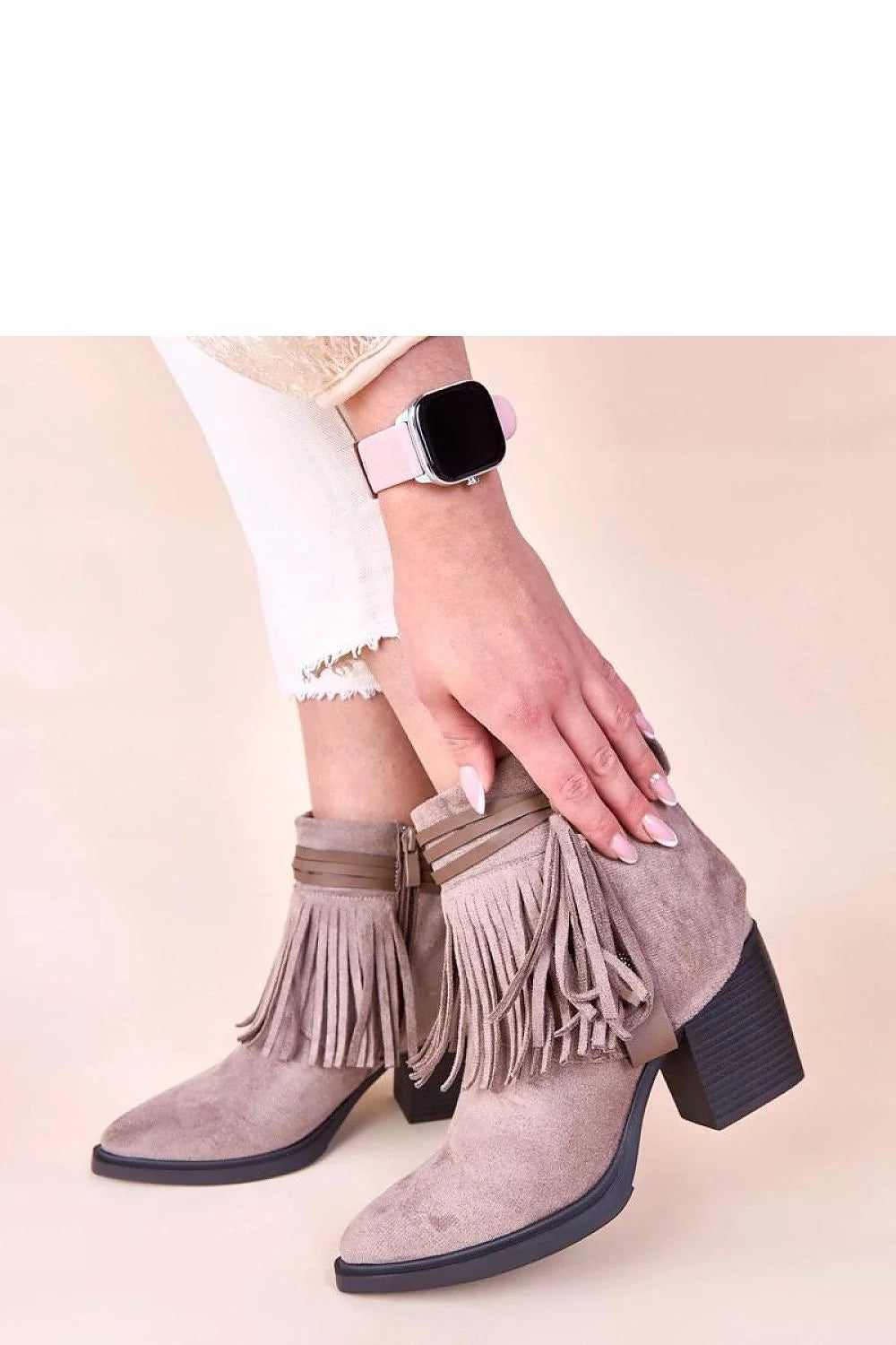 bottines marron clair suédé écologique franges longues lanière décorative zippée latérale style western bohème chic talon bloc moyen