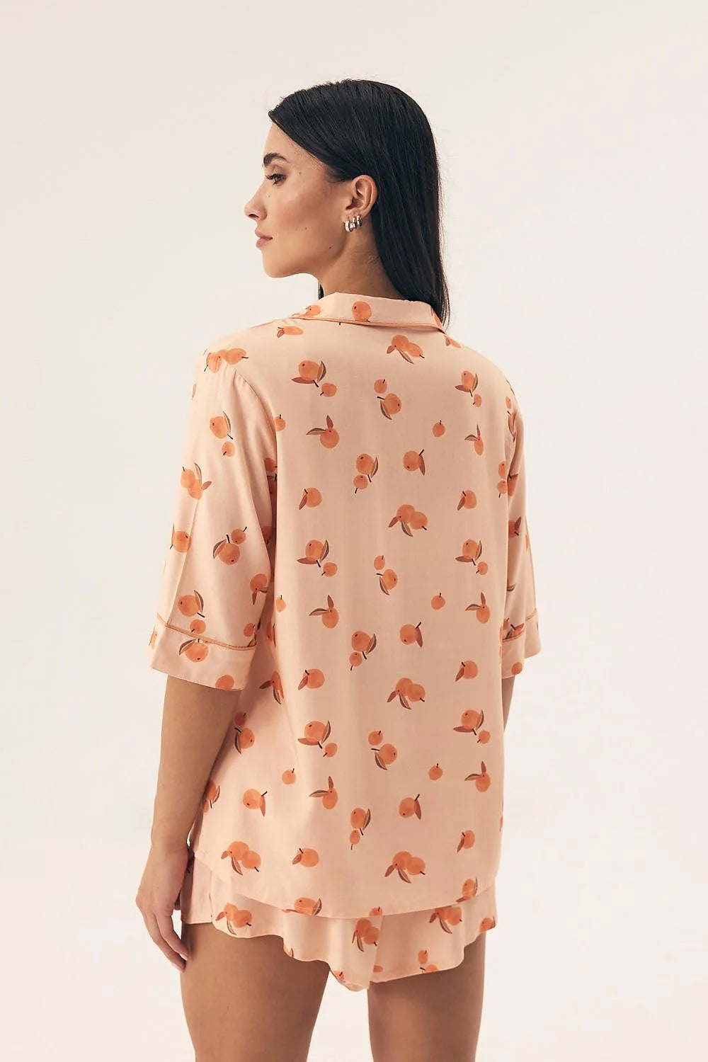 pyjama henderson femme élégante confortable détente léger tissu fluide viscose manches trois quarts chemise boutonnée short évasé imprimé mandarines pêche