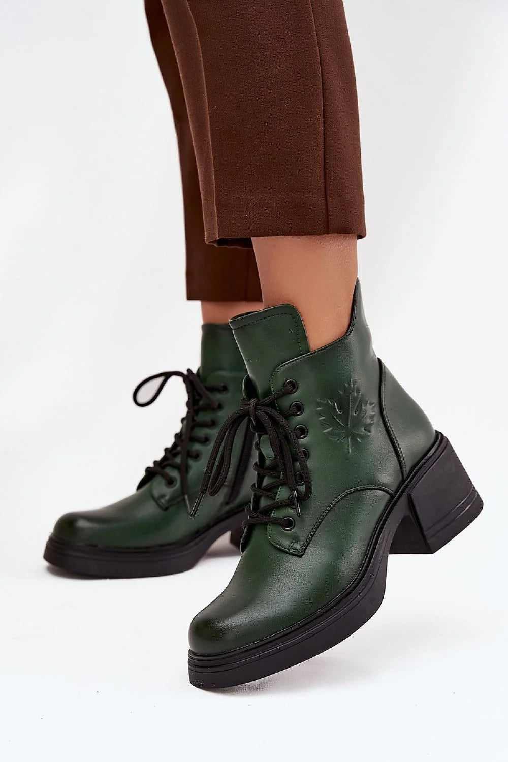 bottines femme Vinceza cuir naturel vert forêt lisse montantes lacets oeillets zippées talon bloc stable plateforme semelle antidérapante doublure douce