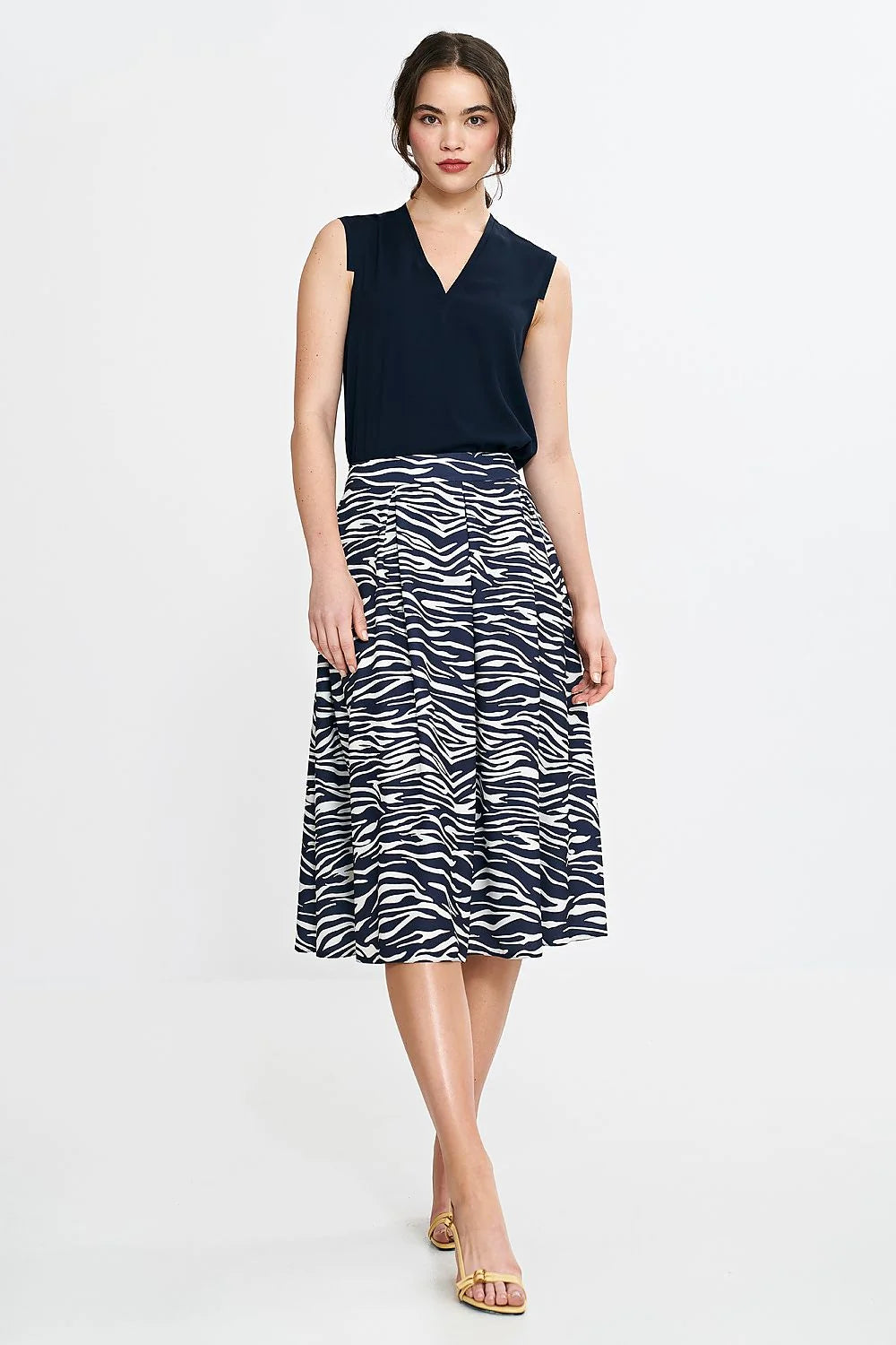 Ensemble femme haut sans manches en V jupe midi zébrée polyester viscose bleu marine noir blanc coupe évasée occasion semi-formelle