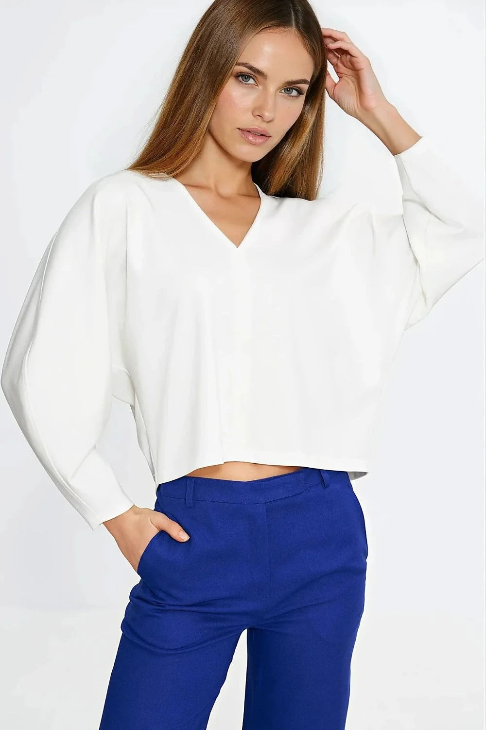 chemisier oversize élégant doux viscose confortable encolure plongeante manches longues ballon ample court coutures centre avant minimaliste enfilable polyvalent chic