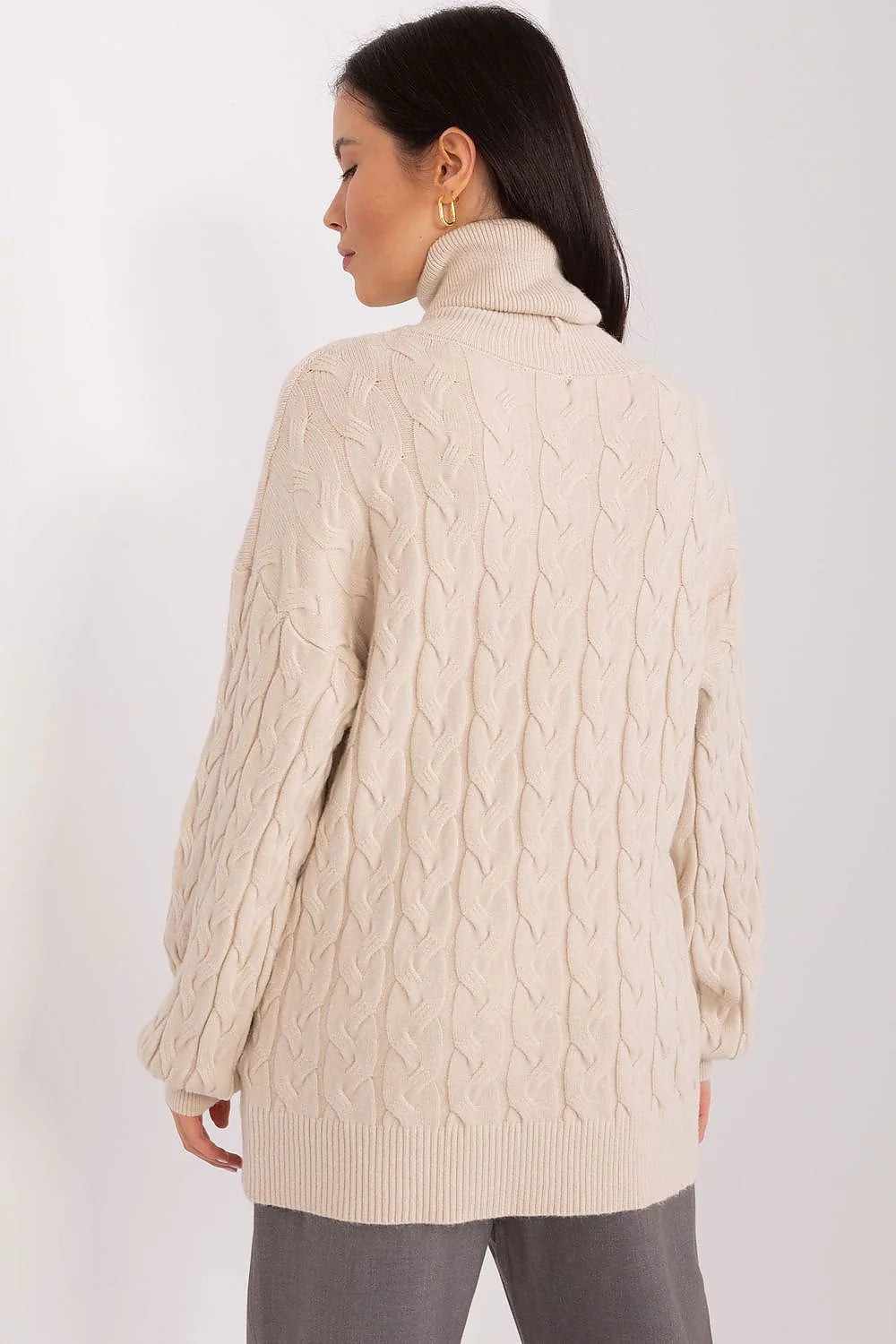 Pull-over en laine mérinos et acrylique à col roulé beige Coupe loose pour femme Hiver 2023-2024