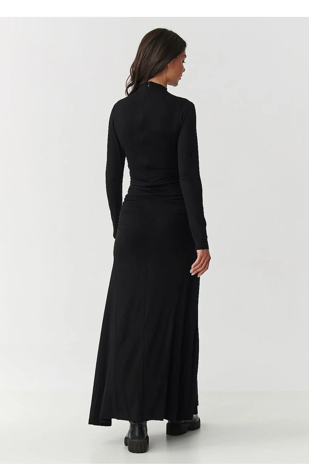 robe longue maxi noire manches longues col montant moulante fronces latérales taille jupe évasée jersey extensible coupe ajustée