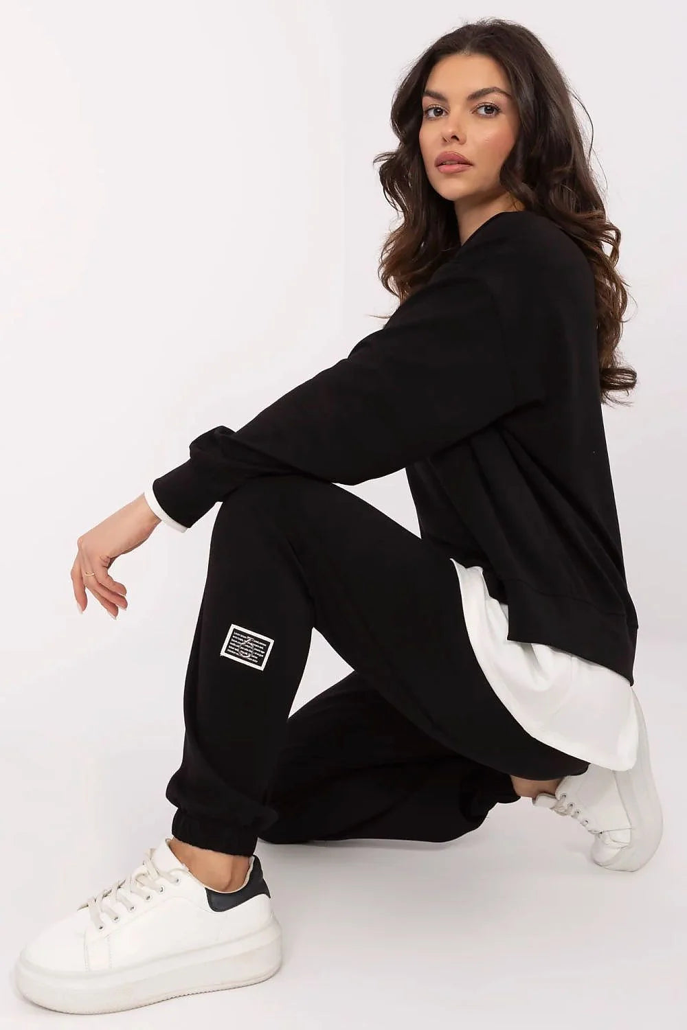 Ensemble Relevance pour femme décontracté moderne couleur noire et blanche matériau doux élastique manches longues taille haute pantalon jogger