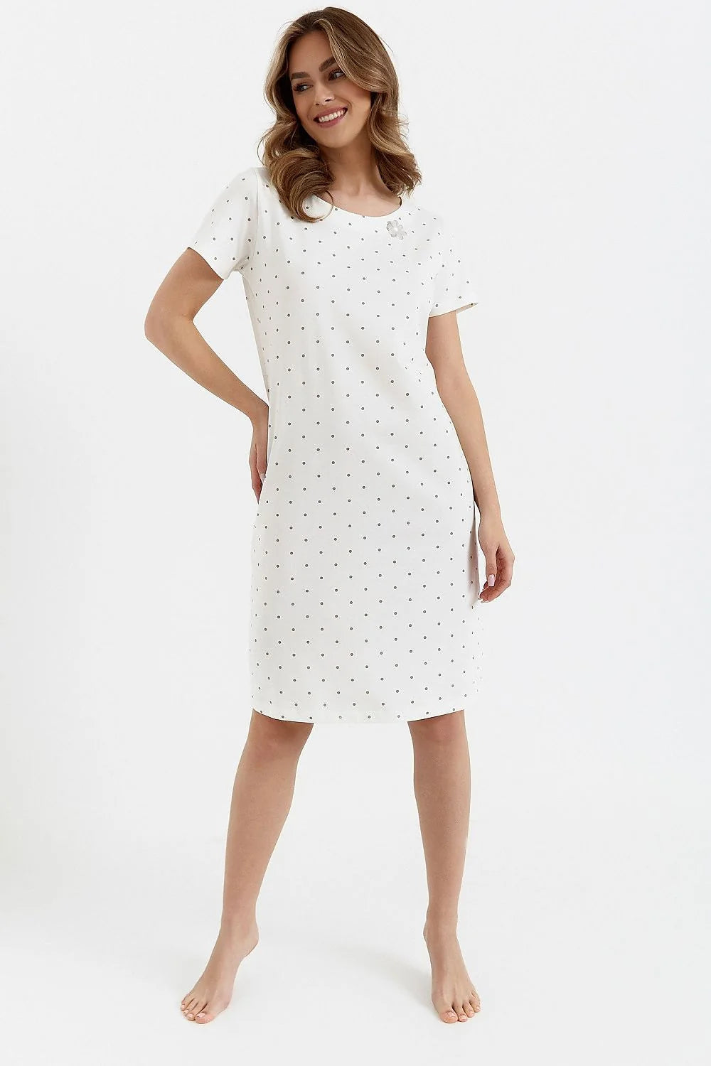 Chemise de nuit Cana pour femme manches courtes en coton 100 % imprimé délicat col rond coupe ample genoux longueur