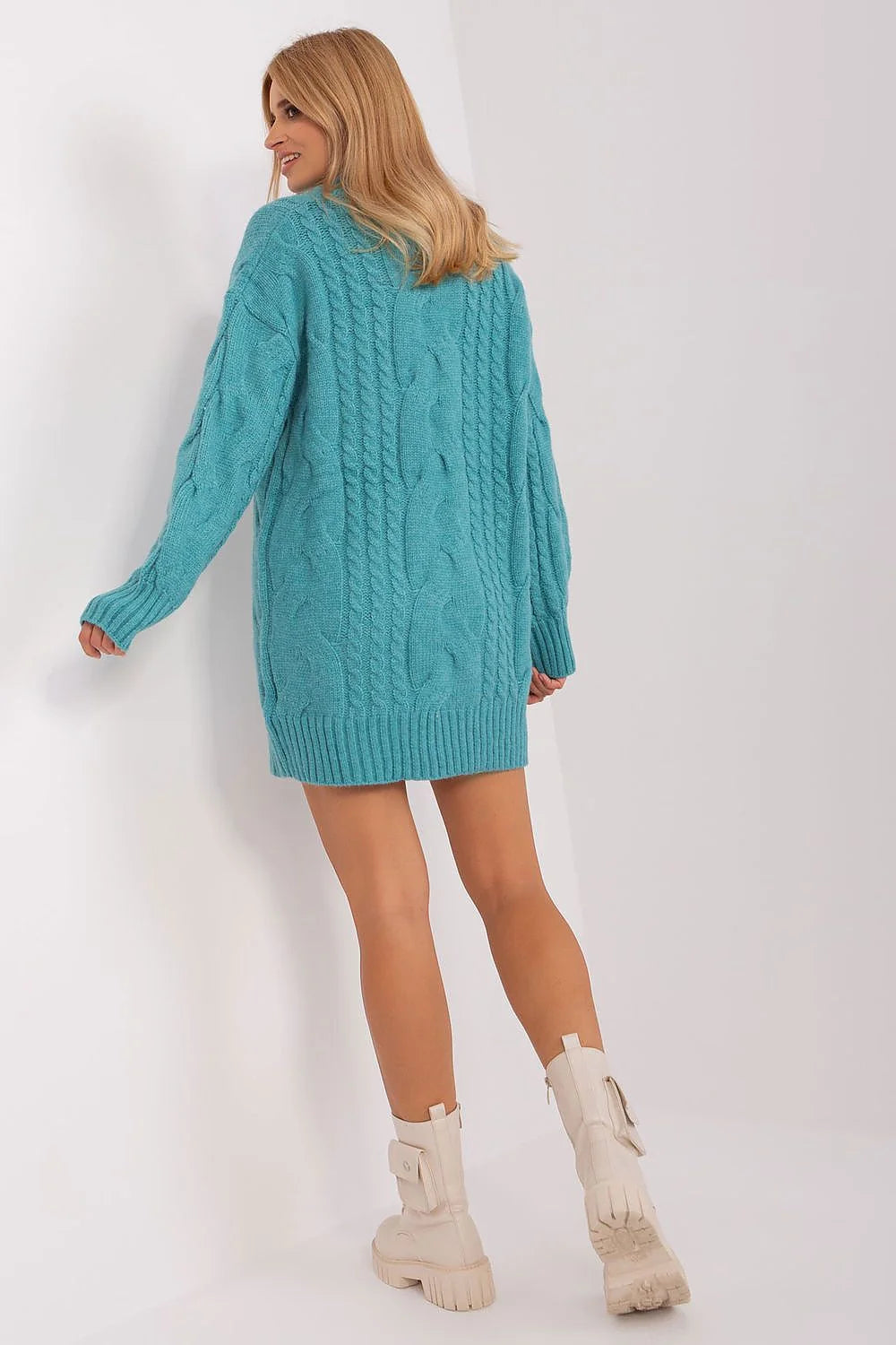 Robe pull tricotée bleu turquoise motif torsadé oversize manches longues col côtelé femmes vêtements mode hiver élégant look casual