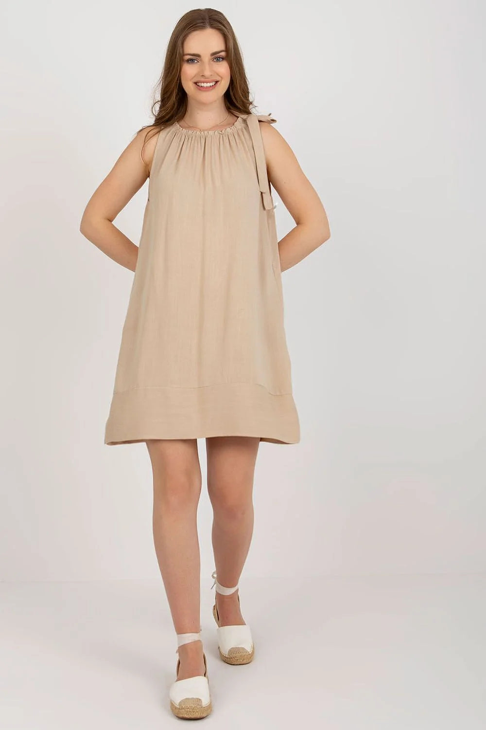 Robe de jour Och Bella sans manches en viscose 100% couleur sable style décontracté coupe ample encolure ronde ourlet large femmes