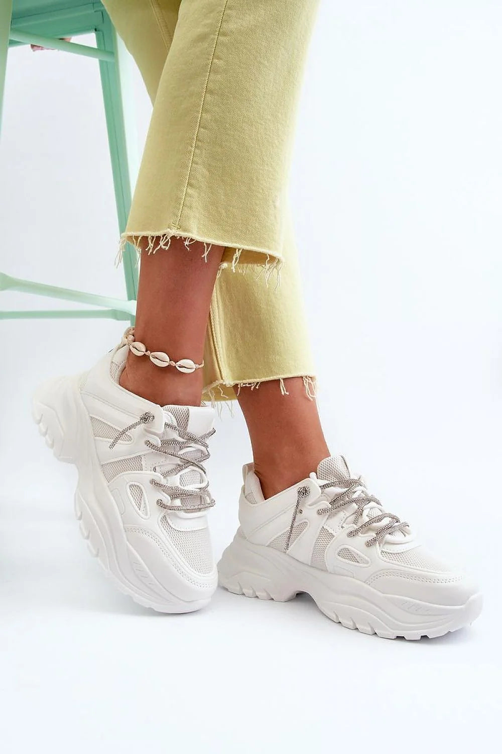 Chaussures de sport pour femmes design moderne chunky cuir synthétique mesh respirant confort durable lacets bicolores blanc gris