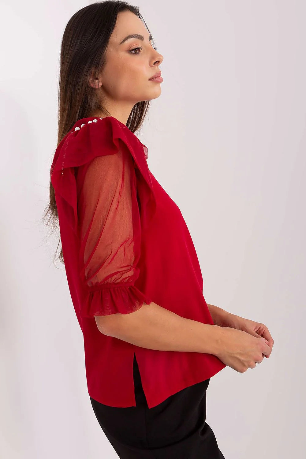 blouse femme bordeaux col rond coupe droite crêpe fluide manches trois quarts tulle volants perles nacrées épaules élégant