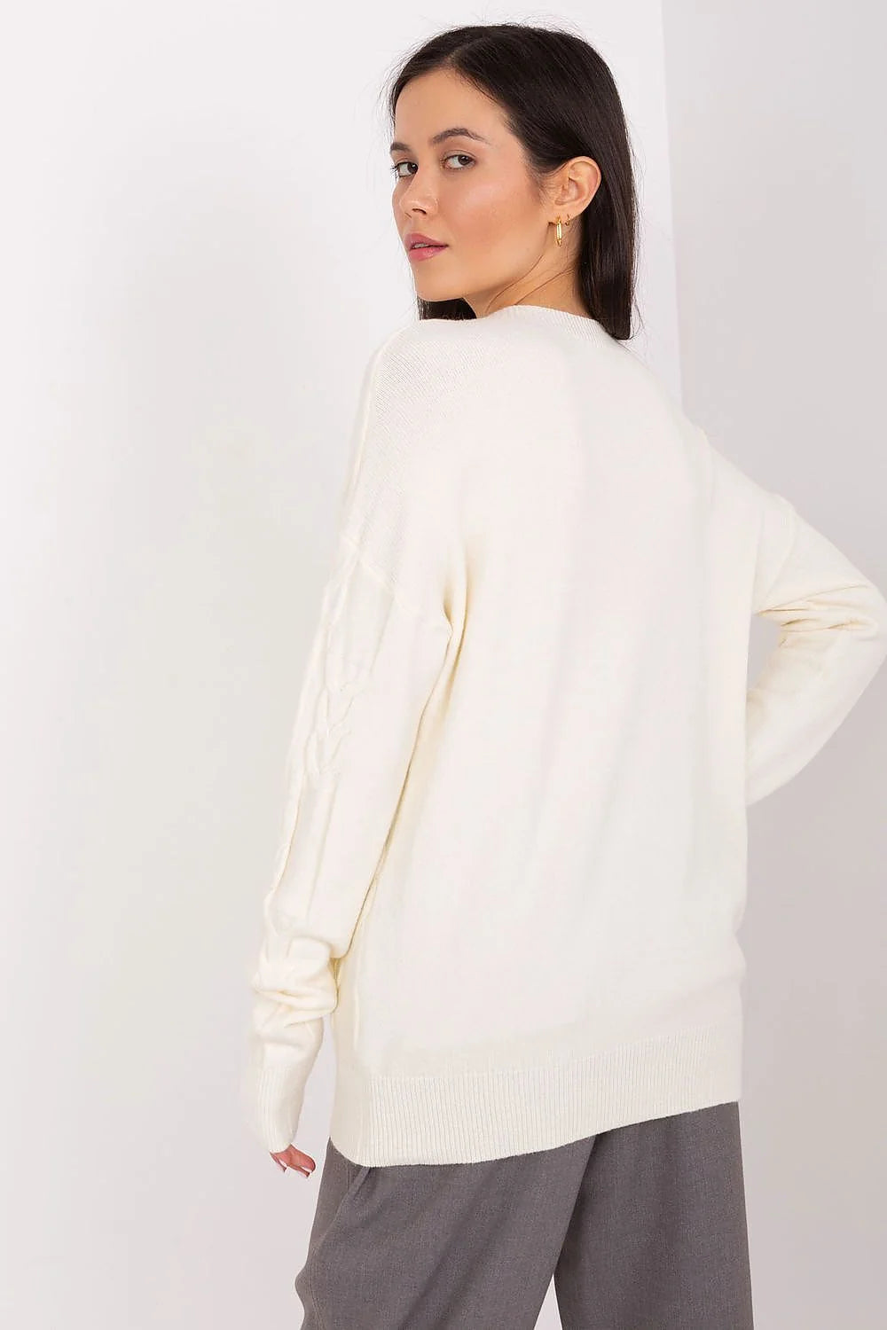 pull femme col rond manches longues maille torsadée relief crème ivoire coupe relaxed oversize côtelés poignets doux viscose nylon durable