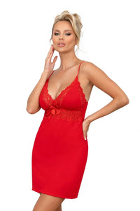 nuisette rouge satinée légère sensuelle dentelle florale décolleté plongeant triangle empiècement nœud satiné fines bretelles spaghetti réglables ajustée
