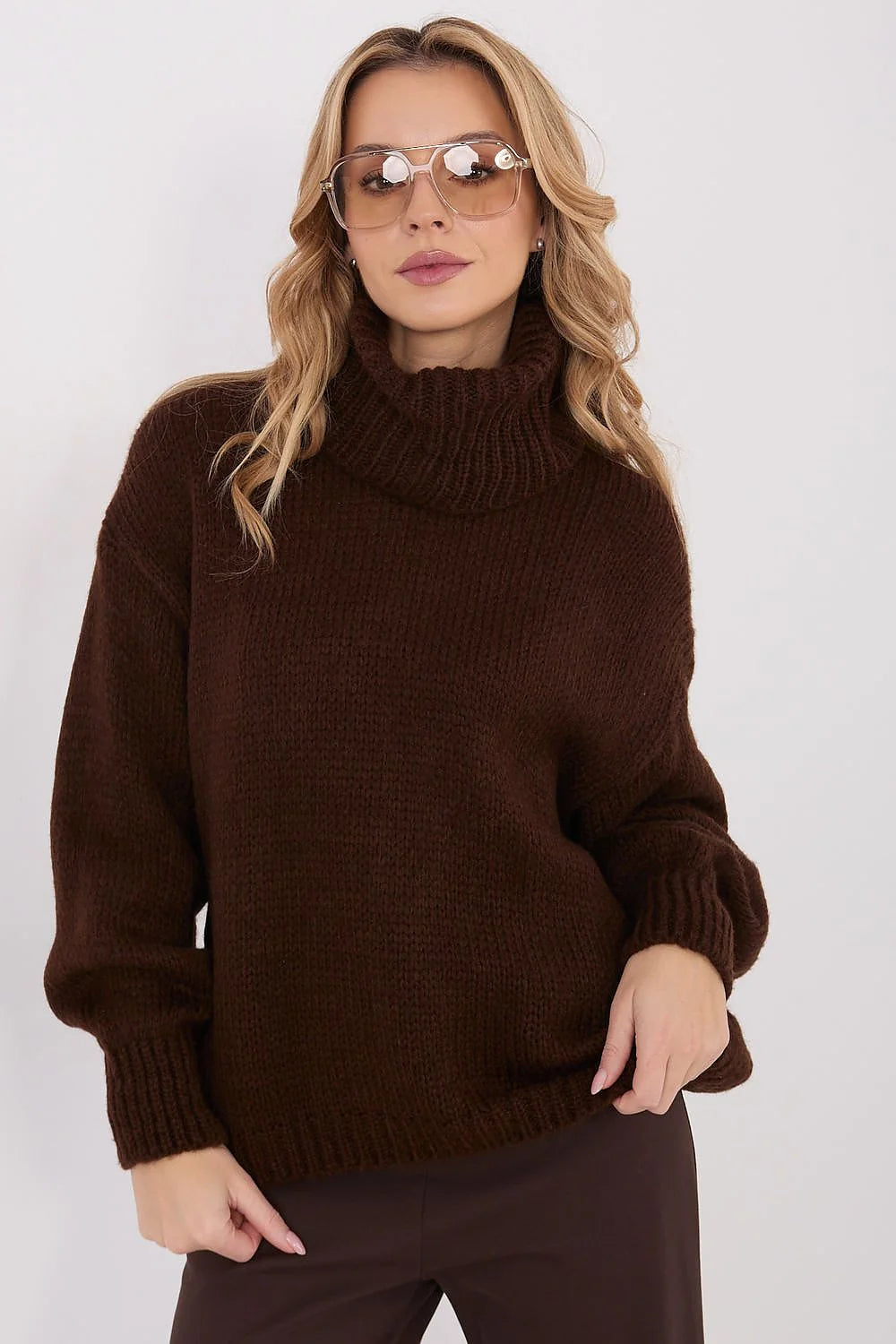pull femme col roulé oversize chocolat maille épaisse mohair acrylique nylon mélange doux moelleux manches ballon bords côtes