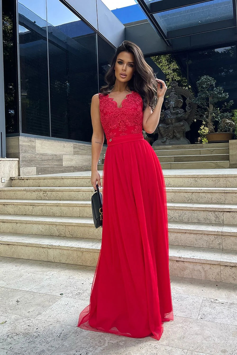 Robe longue élégante rouge vif sans manches décolleté en V fente audacieuse mousseline dentelle broderie florale soirée gala mariage femme