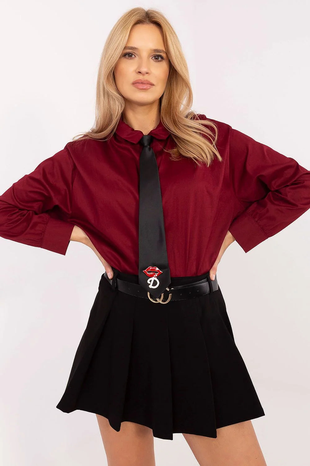Chemise femme longues manches coupe oversize col classique tissu coton elastane élégant audacieux mode