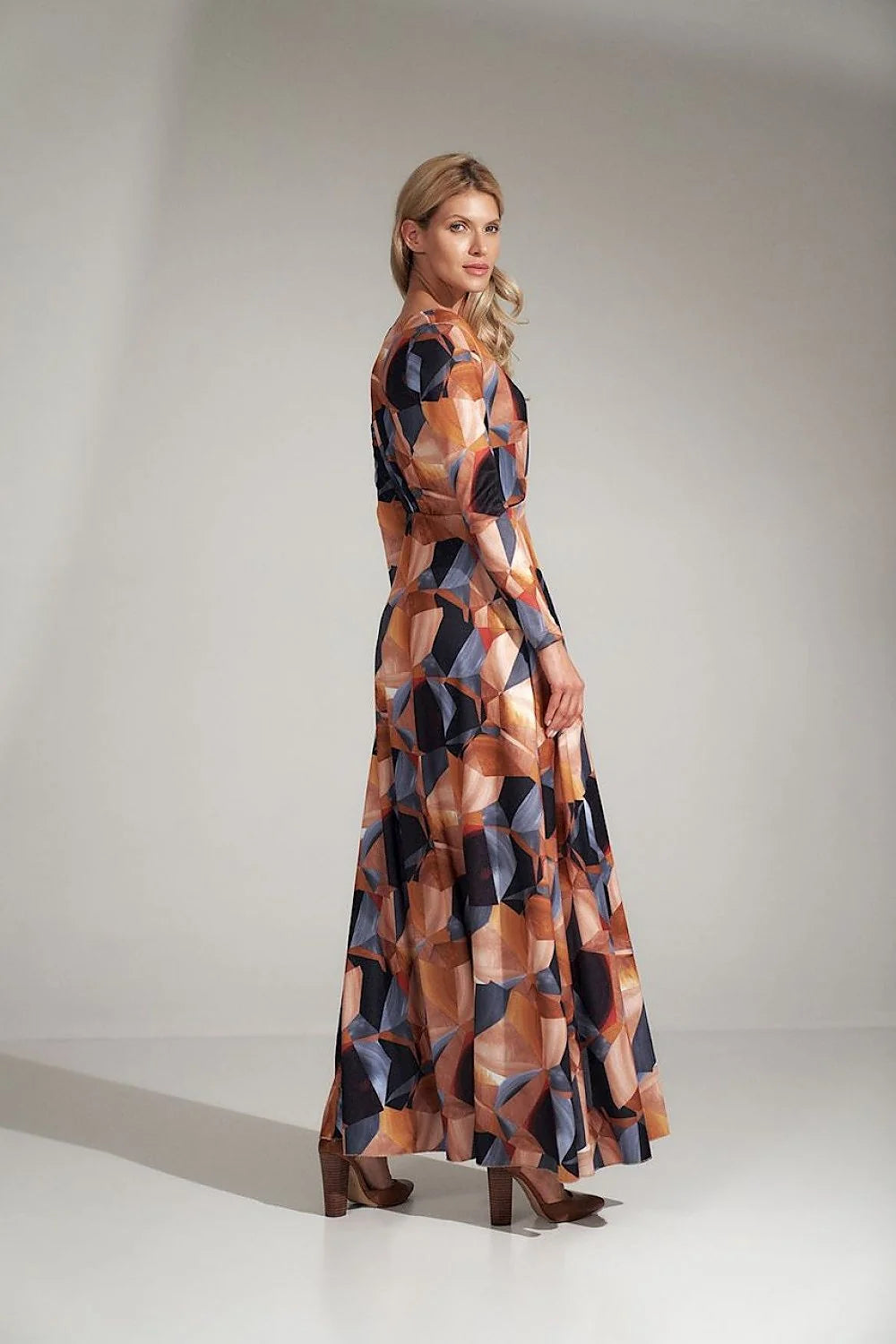 Robe longue multicolore élégante tissu lisse manches longues encolure V imprimé géométrique sophistiquée femme