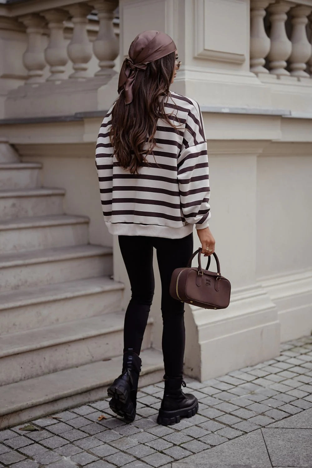 sweatshirt STREL oversize femme rayures horizontales beige marron col rond manches longues tombantes bordscôtes poignets ourlet matière douce