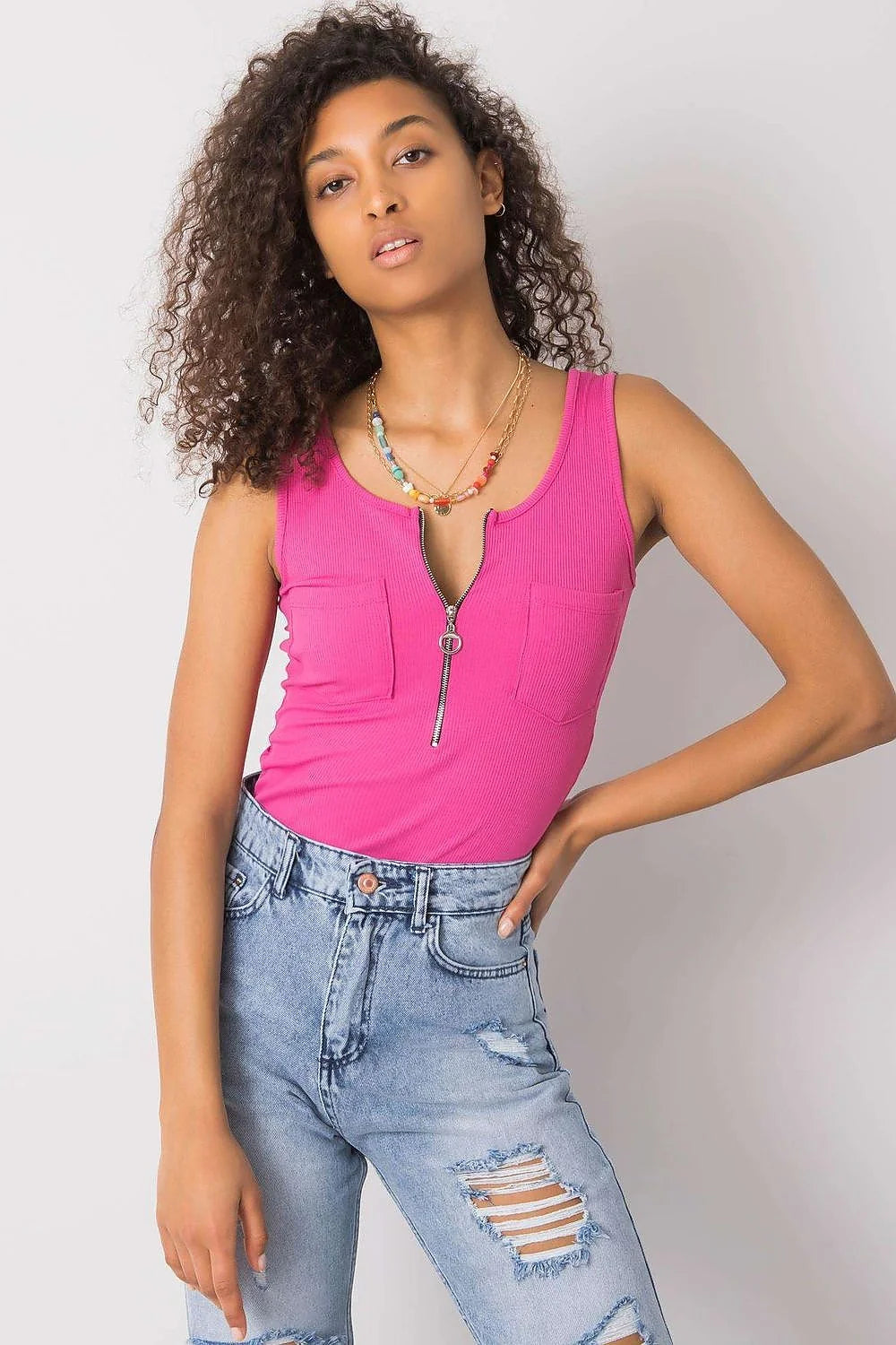 Débardeur femme design moderne épuré col rond ajusté poches plaquées fermeture éclair curseur métal coton mélangé élasthanne 5 polyester 95 rose pâle été mode