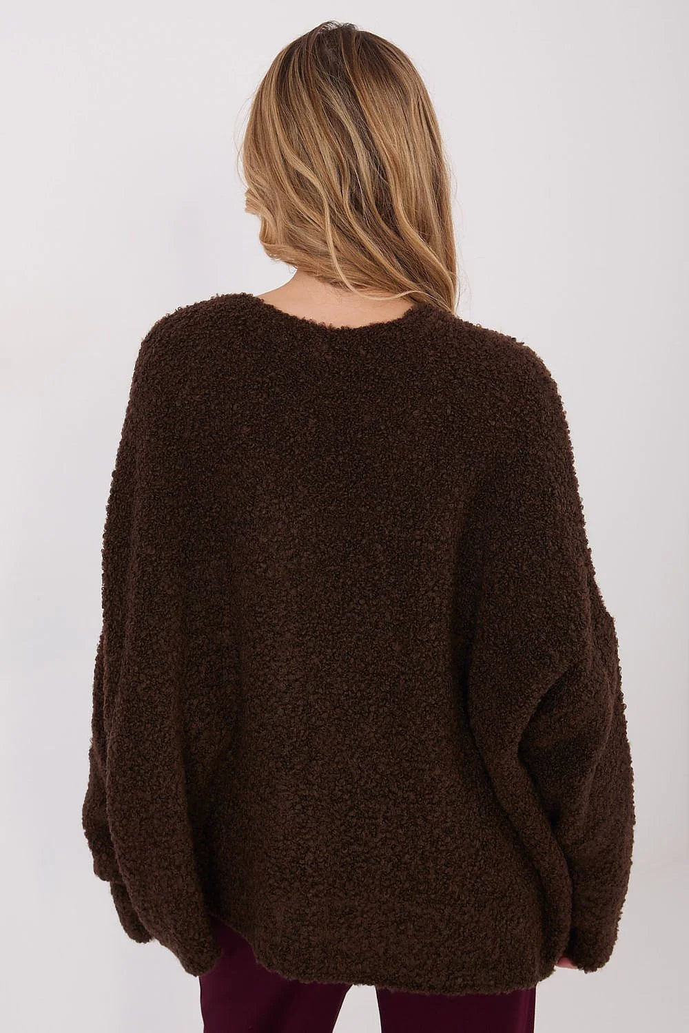 cardigan femme oversize teddy sherpa marron foncé pelucheux dense coupe ample manches longues épaules tombantes encolure ronde poches latérales discrètes
