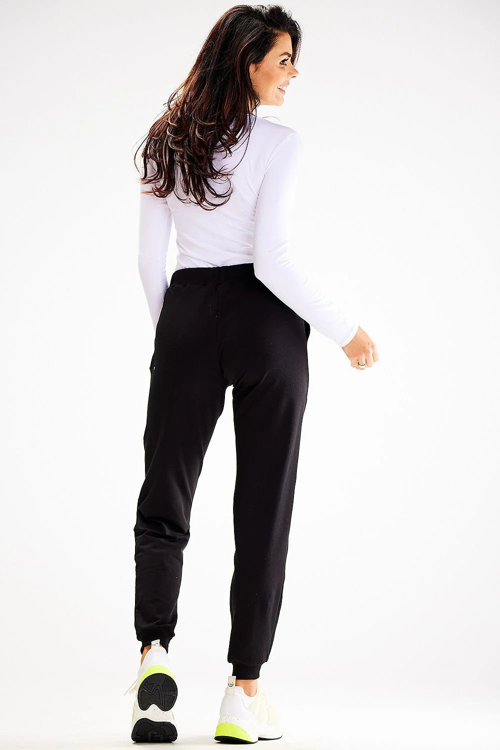 pantalon survêtement awama femme noir jogger fuselé athleisure taille élastique cordon serrage poches latérales ourlets côtelés coton élasthanne